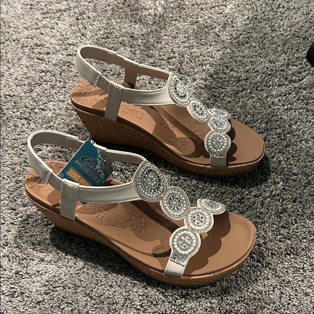 Skechers Women's Beaded T-Strap Wedge Sandals in White and Tan